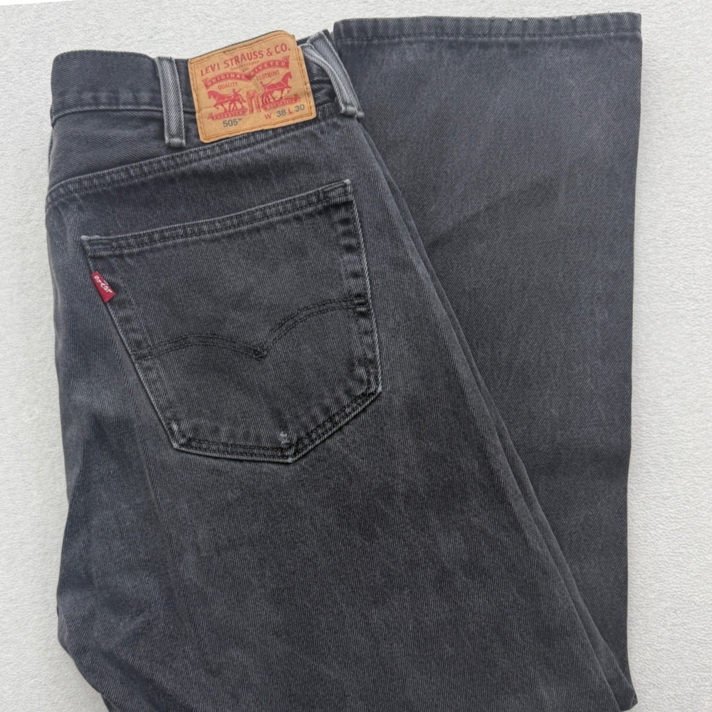 Levis 505 Regular Fit Jeans Mens 38x30 Black Faded Straight Leg Denim
